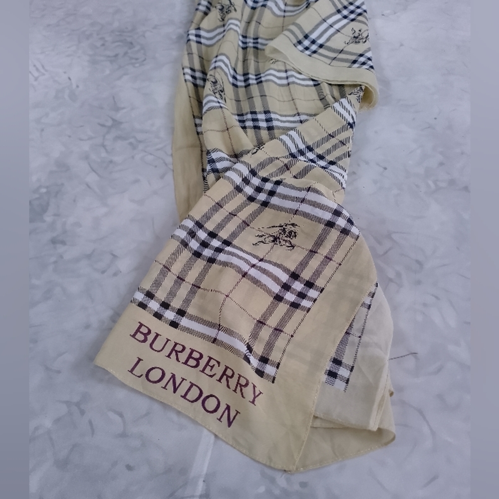 Burberry London Plaid Scarf Classic Nova Check 60” Designer Scarf - Picture 11 of 13